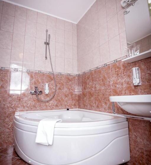 اتاق لوکس, Bob