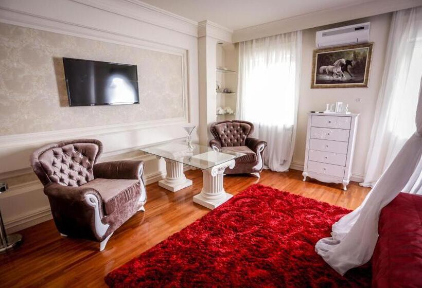 اتاق لوکس, Bob