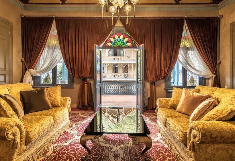 جناح مزوَّد بشرفة, Golden Tulip Borjomi