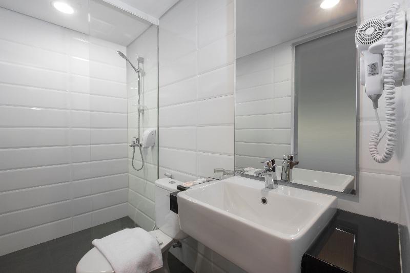 디럭스 룸, Up Peak Hotel Simpang Lima Semarang Formerly Ha Ka Simpanglima Hotel Semarang