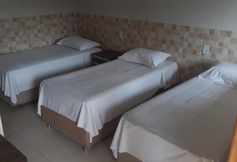 اتاق استاندارد سه نفره, Maringa