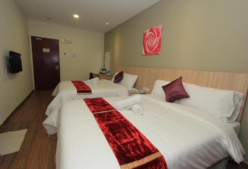 חדר דלוקס לשלושה, Veer