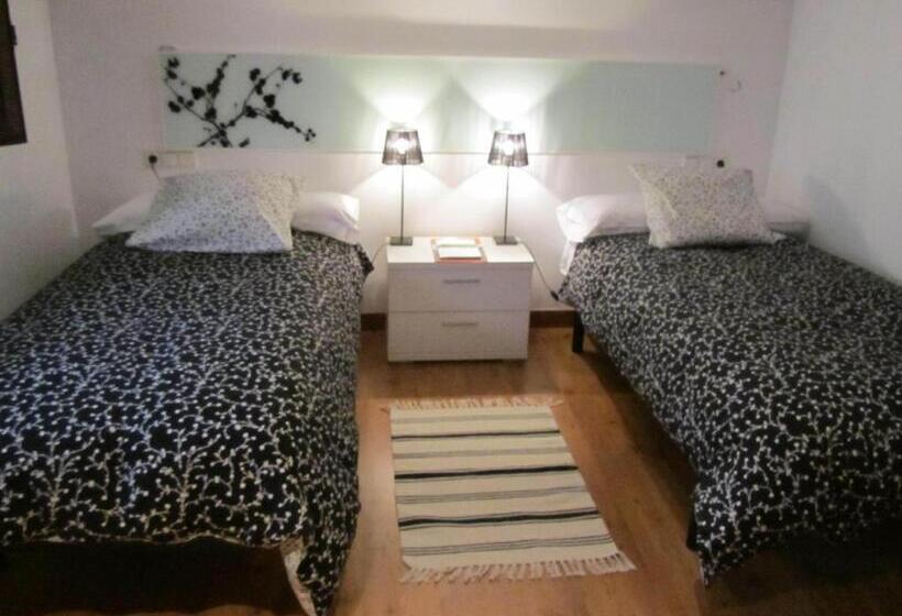 غرفة قياسية, Tía María