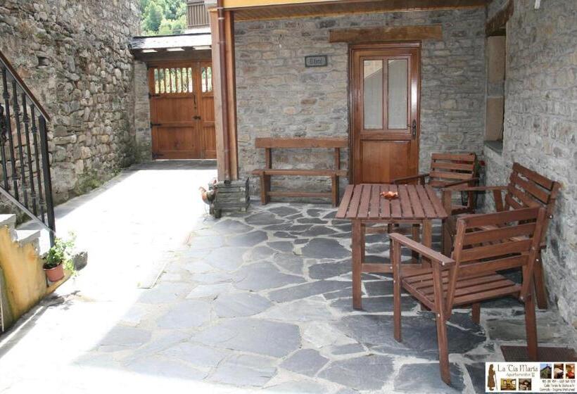 غرفة ديلوكس, Tía María