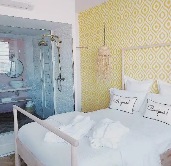 اتاق لوکس با چشم‌انداز دریا, Duna Hotel Boutique