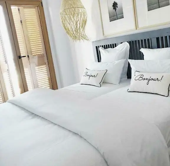اتاق استاندارد با بالکن و چشم‌انداز دریا, Duna Hotel Boutique