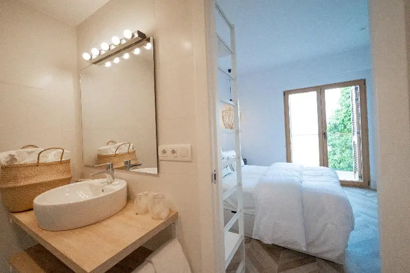 اتاق استاندارد با بالکن و چشم‌انداز دریا, Duna Hotel Boutique