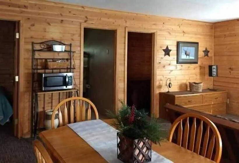 キャビン, Elk Creek Resort