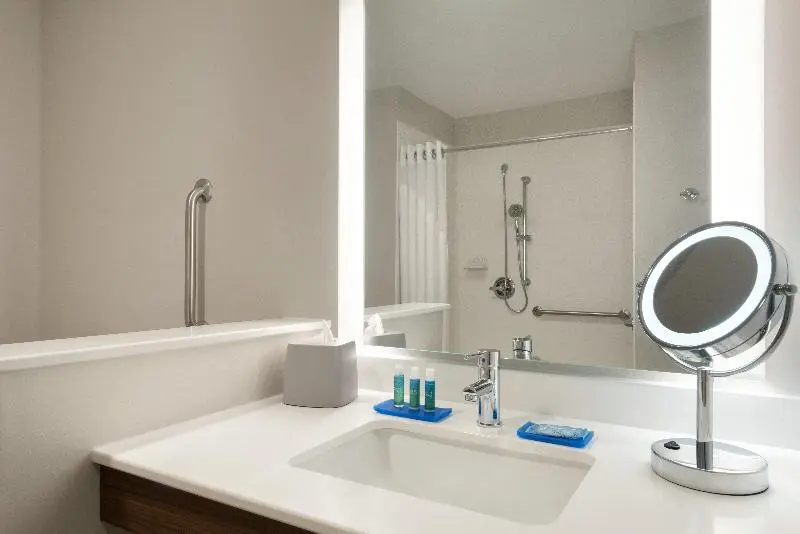スイート, Holiday Inn Express & Suites   West Des Moines   Jordan Creek, An Ihg