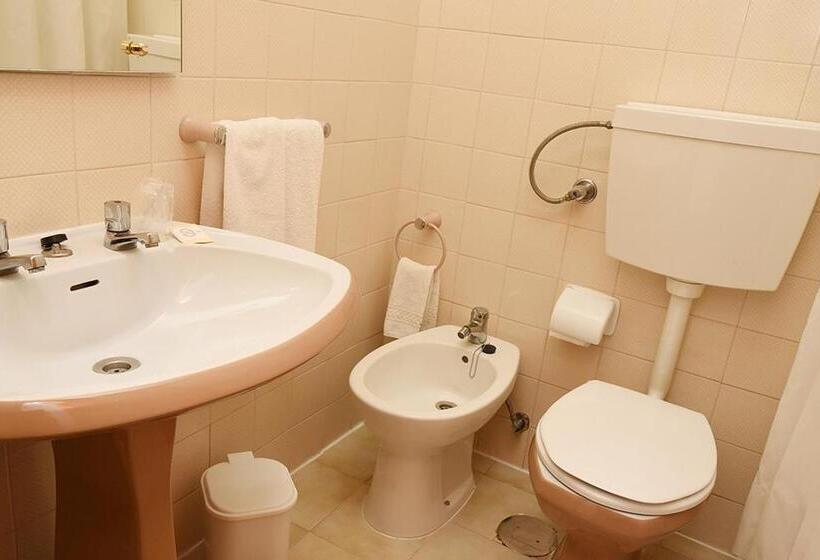 标准间, Val Flores