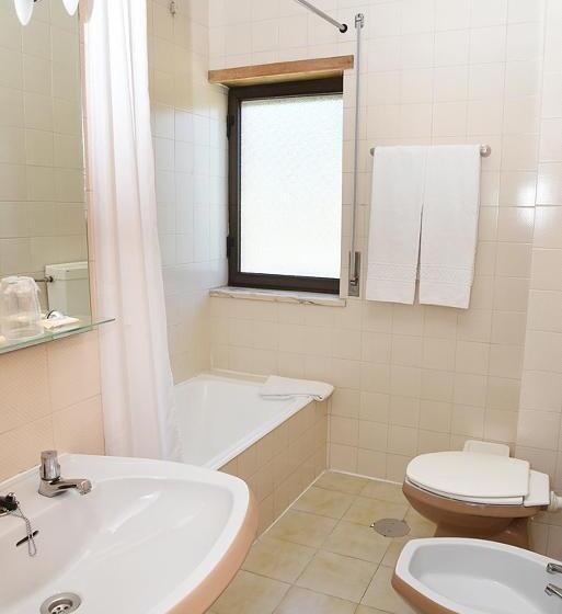 标准间, Val Flores