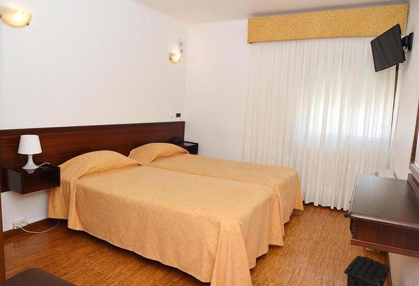 标准间, Val Flores