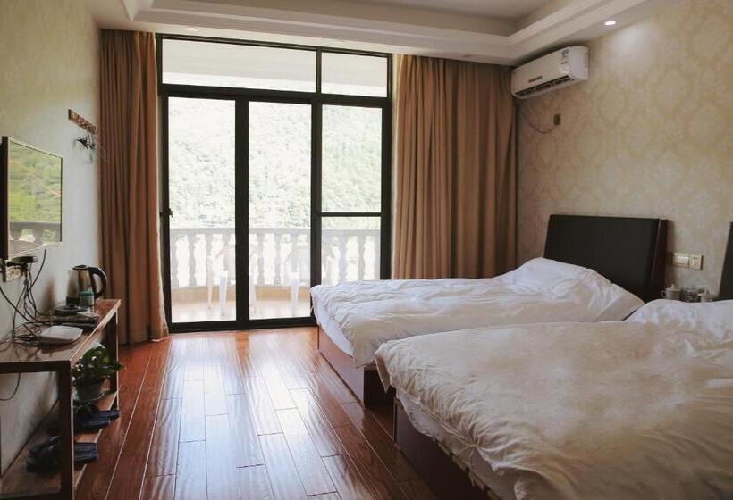 标准间, The Zhang B&b