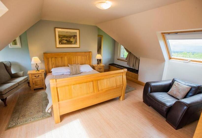 منزل 4 غرف نوم, Errichel House And Cottages