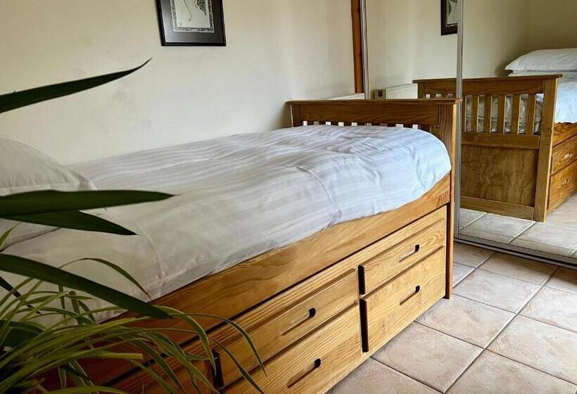 منزل غرفتين نوم, Errichel House And Cottages