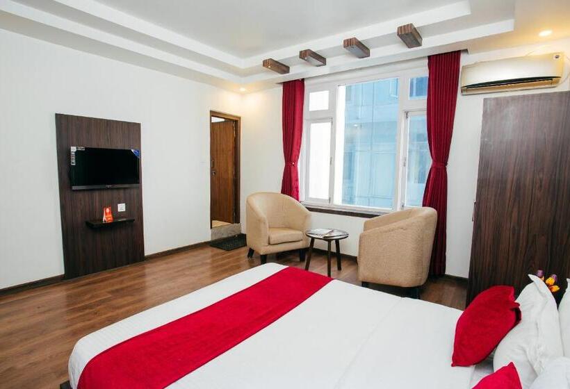 اتاق لوکس سه تخته, Oyo 118 Gangaur Regency Boutique