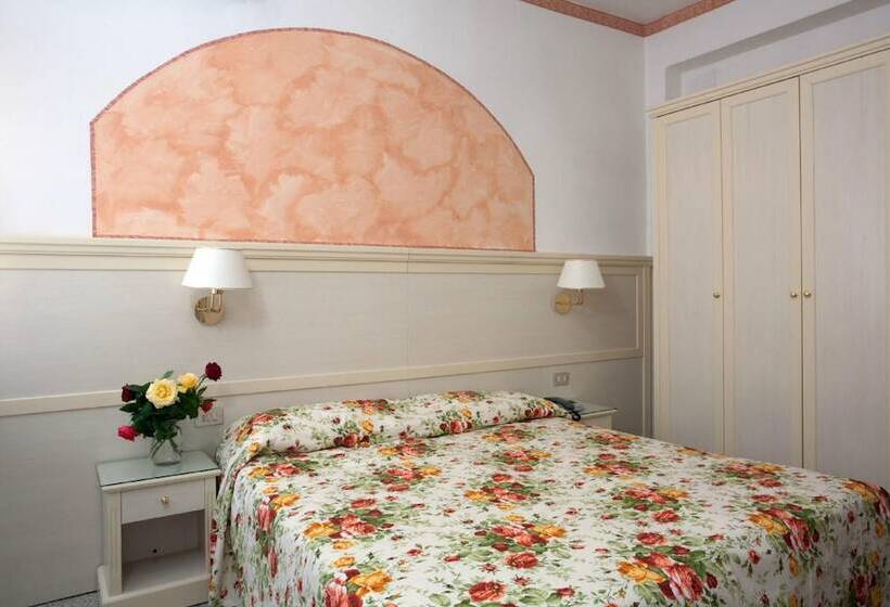 Standard Room, Arcade