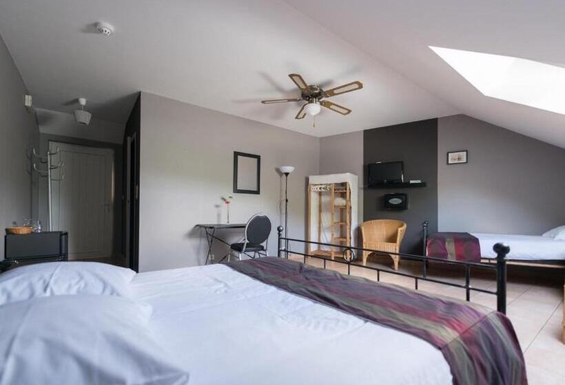 חדר סטנדרט לשלושה, Auberge De La Lesse
