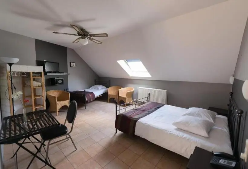 スタンダードトリプルルーム, Auberge De La Lesse