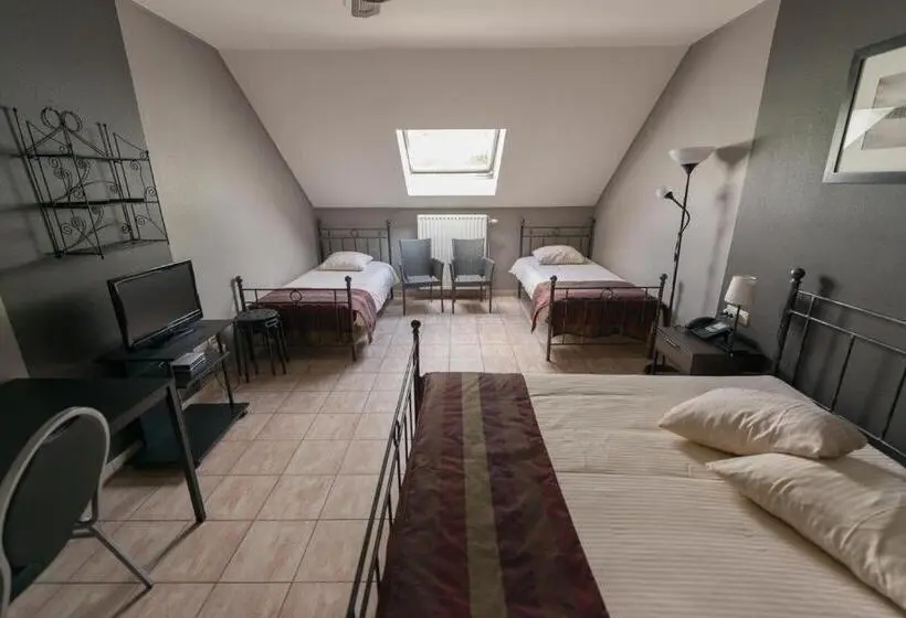 スタンダード４人部屋, Auberge De La Lesse