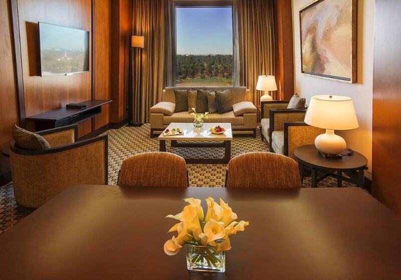 سوییت اجرایی, Ayla Grand