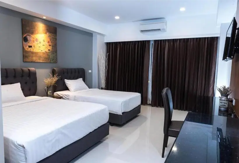 Deluxe Triple Room