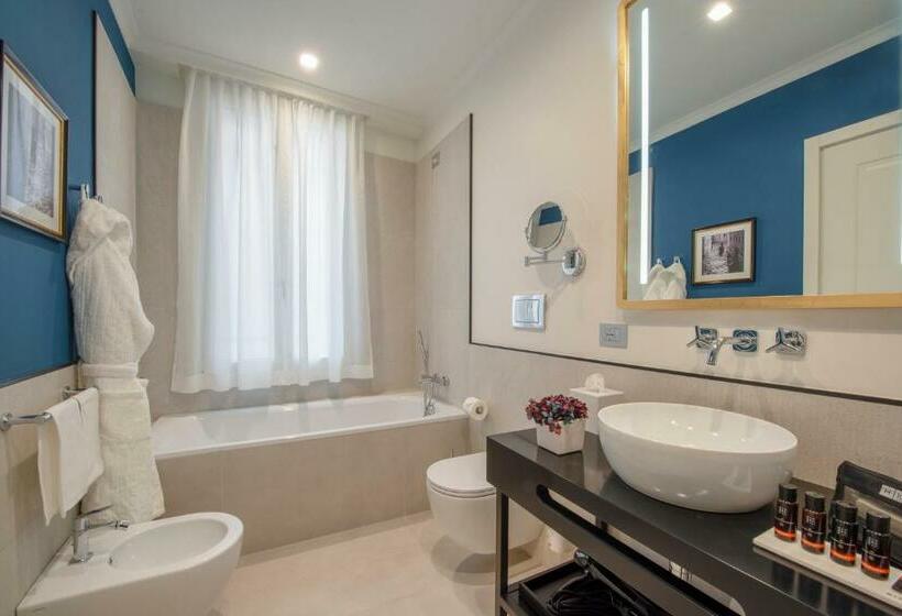 جناح جونيور, H10 Palazzo Canova