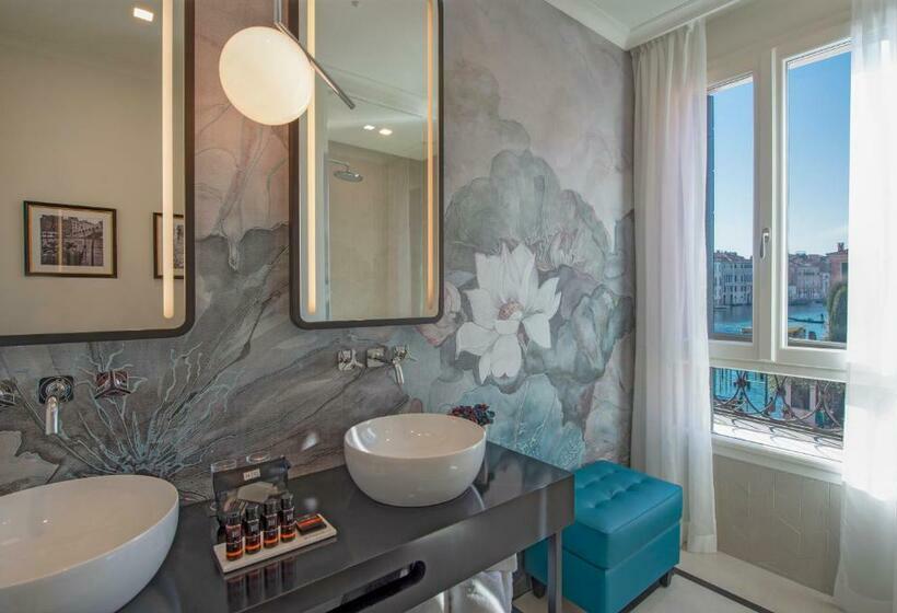 جناح جونيور ذات إطلالة, H10 Palazzo Canova