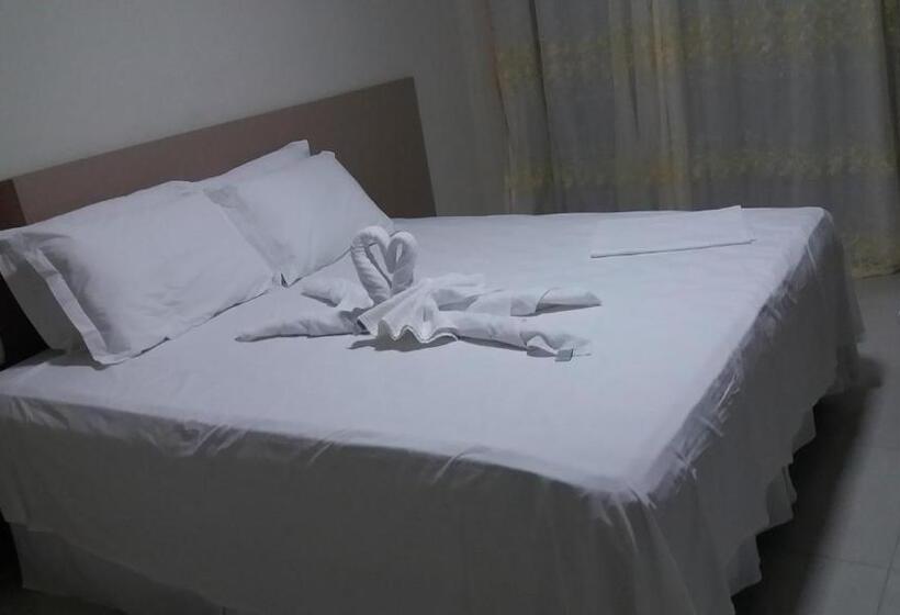 デラックスファミリールーム, Hijo Buriti