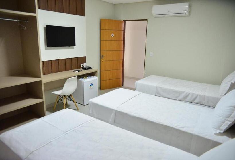 デラックストリプルルーム, Hijo Buriti