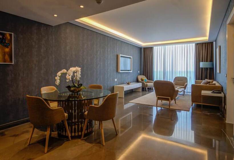 سوییت اجرایی, Lancaster Eden Bay