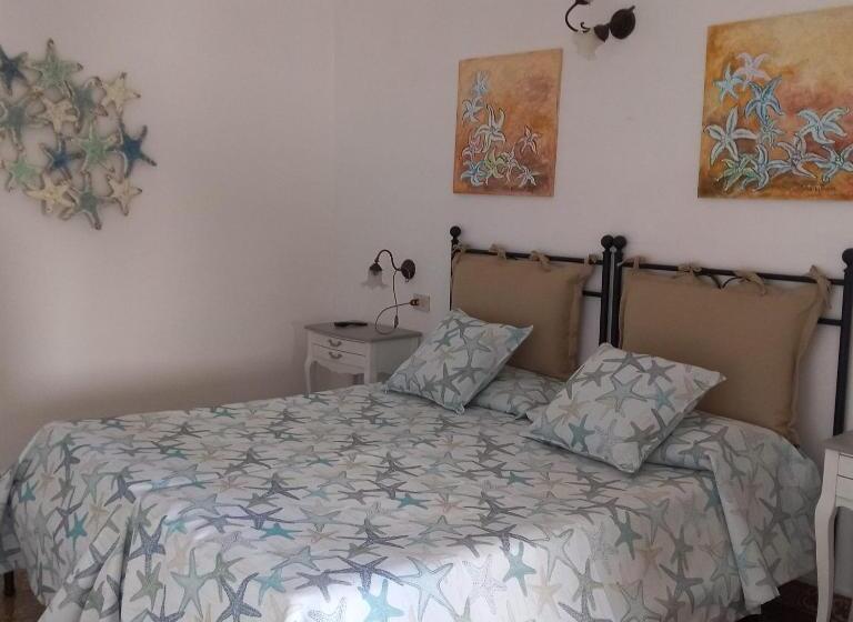 اتاق استاندارد سه نفره, Roda