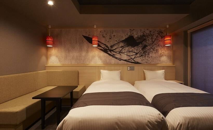 חדר קומפורט, Sakura Sky