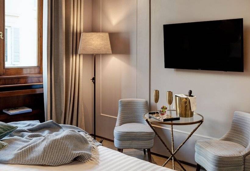 اتاق سوپریور, Singer Palace Hotel Roma