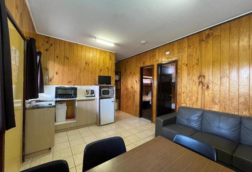 오두막, Southern Cross Motor Inn