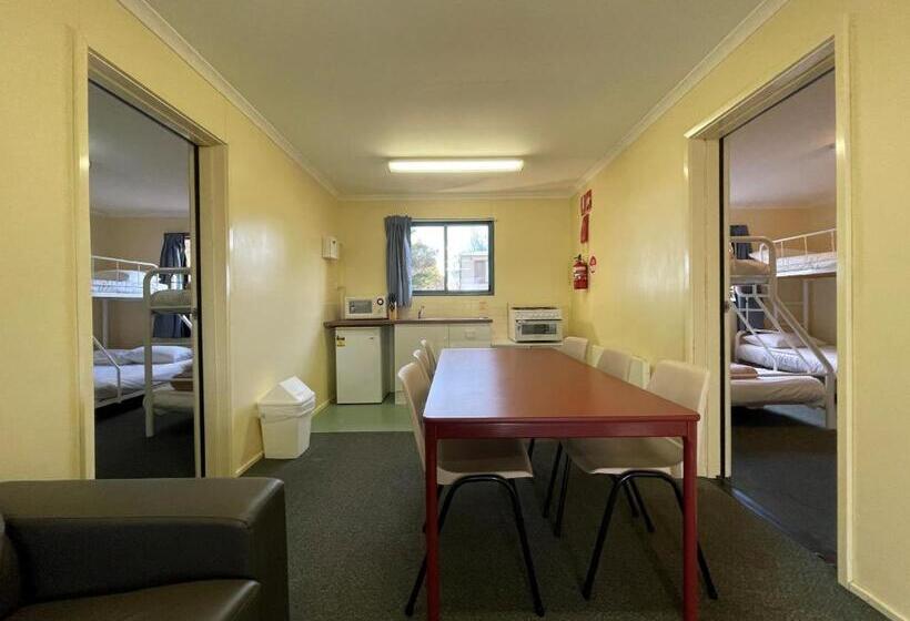 דירת 4 חדרים, Southern Cross Motor Inn