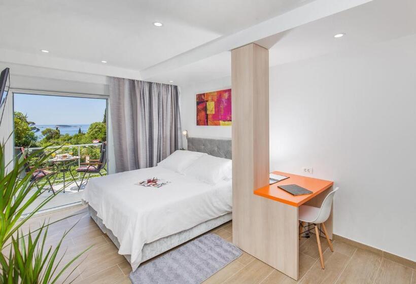 Номер Стандарт с Балконом, Boutique Flamingo B&b