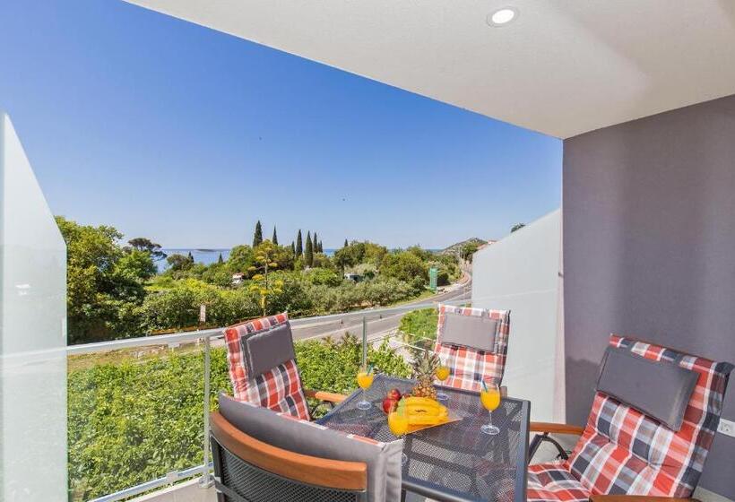 オーシャンビュースタンダードルームバルコニー付き, Boutique Flamingo B&b