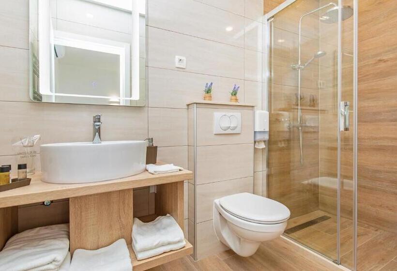 バルコニー付きデラックスルーム, Boutique Flamingo B&b