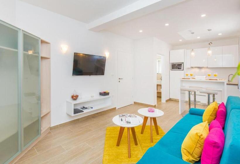 Апартаменты Deluxe 1 Спальня, Boutique Flamingo B&b