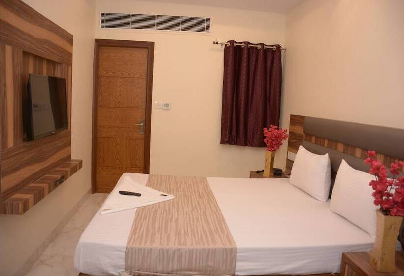 Номер Deluxe, Golden Oasis Delhi