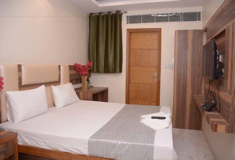 Номер Deluxe, Golden Oasis Delhi