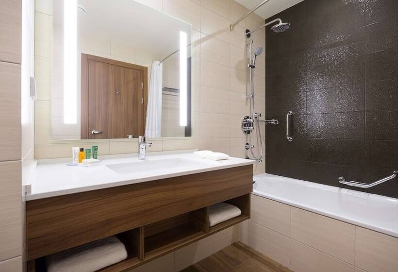 اتاق خانوادگی, Hilton Garden Inn Orenburg