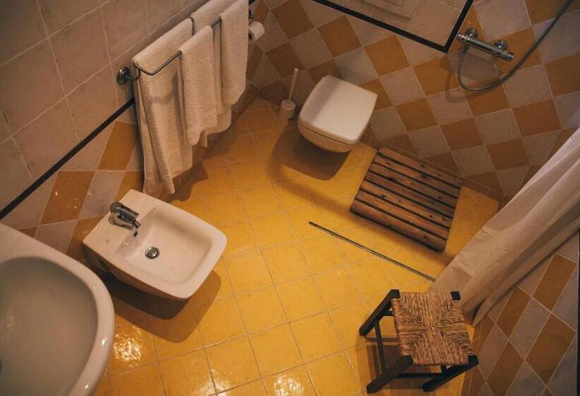 اتاق استاندارد, I Grilli