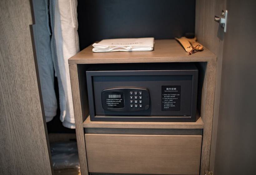 اتاق کلاسیک, Pao S Sapa Leisure