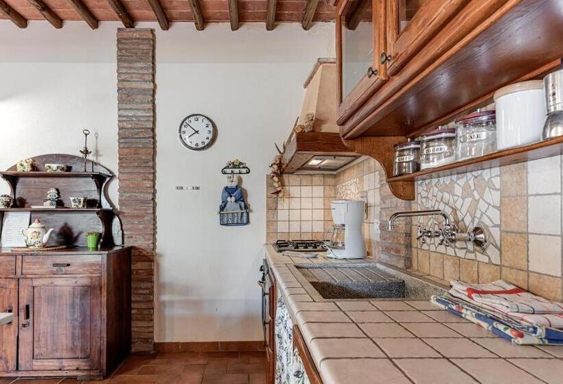 Студия Стандарт, Tenuta Il Casale Di San Miniato