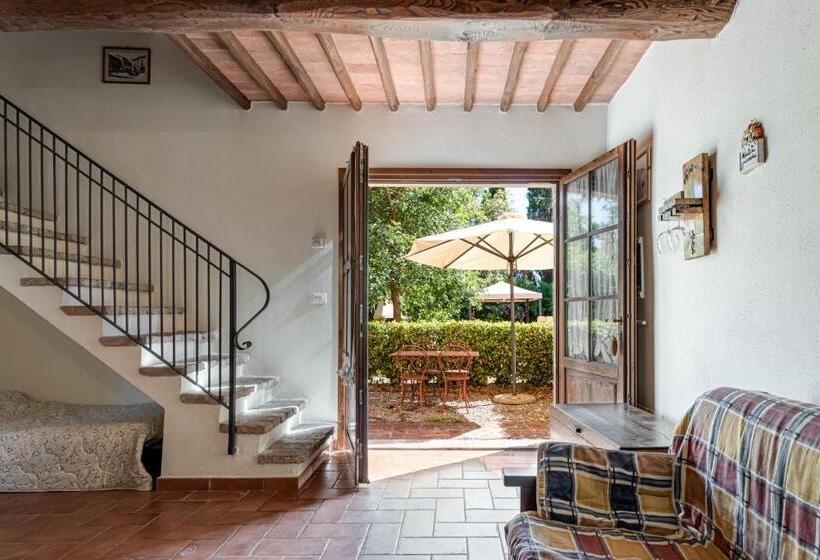 Студия Стандарт, Tenuta Il Casale Di San Miniato