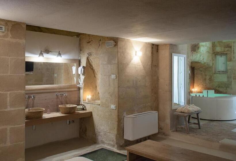 高级房间带漩涡浴缸, L Hotel In Pietra