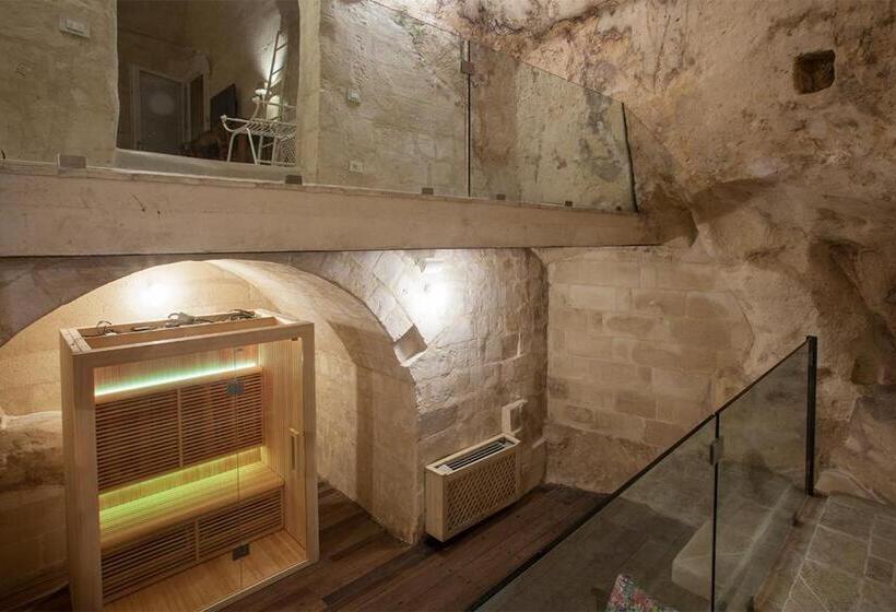 带按摩浴盆的套房, L Hotel In Pietra