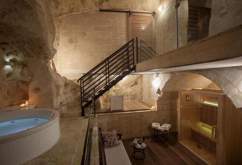 带按摩浴盆的套房, L Hotel In Pietra